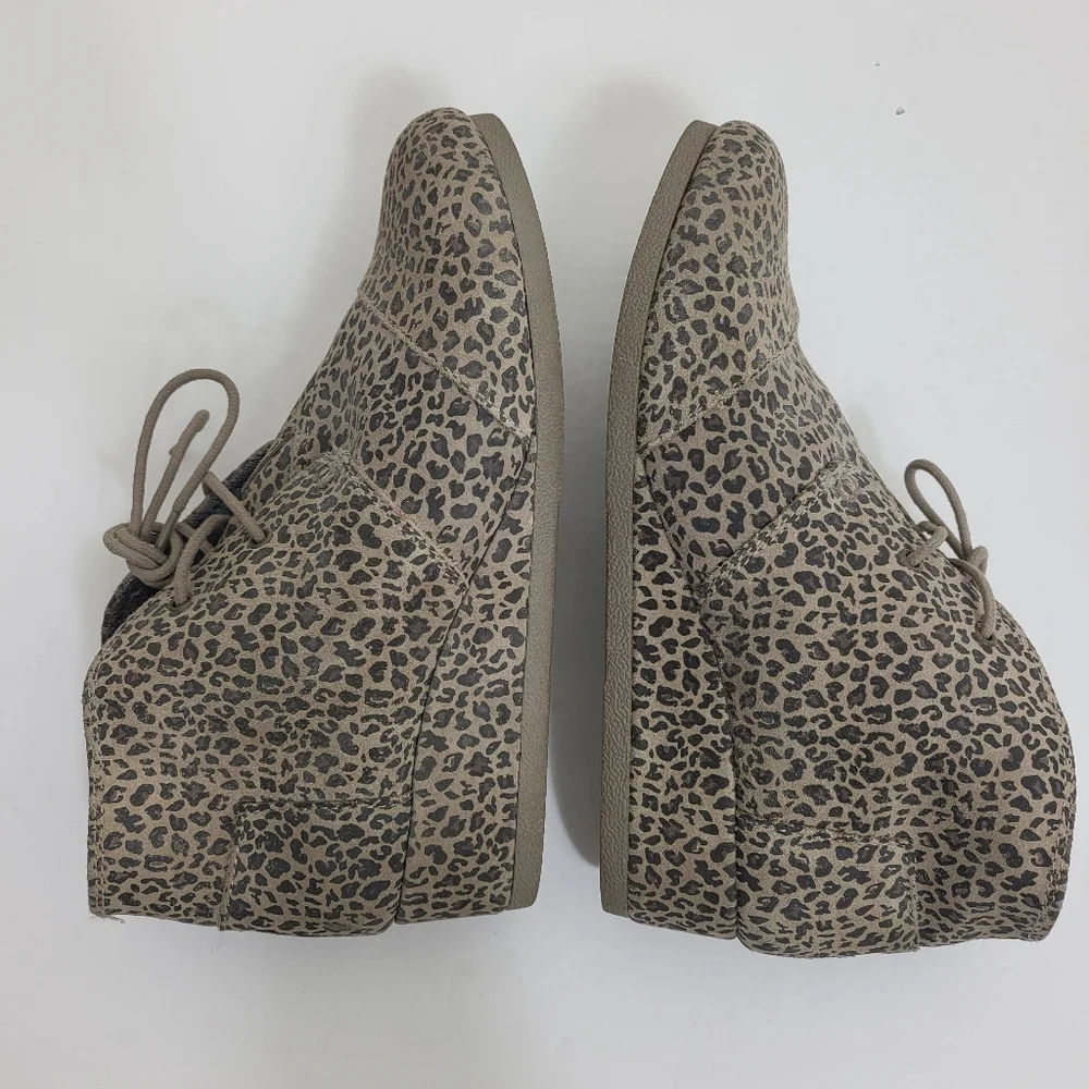 Toms Kala Desert Wedge Cheetah Suede Boots 6 YOUTH 8 WOMENS